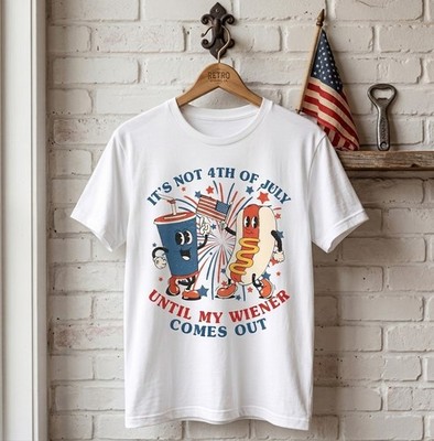 Funny Hot Dog 4th of July Wiener Comes Out Graphic T-Shirt New Tag - H545