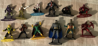 Jada Toys Metalfigs 11pc Marvel DC Superhero 1.5'' Die Cast Lot SEE DESC AS IS
