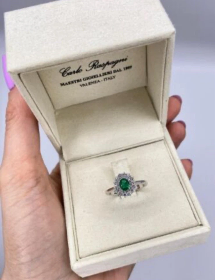 Anillo Oro 18kt. Con Doble Vuelta De Diamantes Y Esmeralda Natural Colombia - Imagen 4 de 4