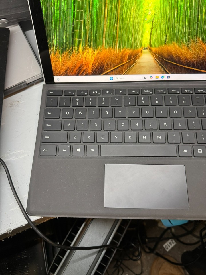 Microsoft Surface Pro 4 – I7-6650U – 16 Go RAM – 512 Go SSD – Windows 11 – Occasion