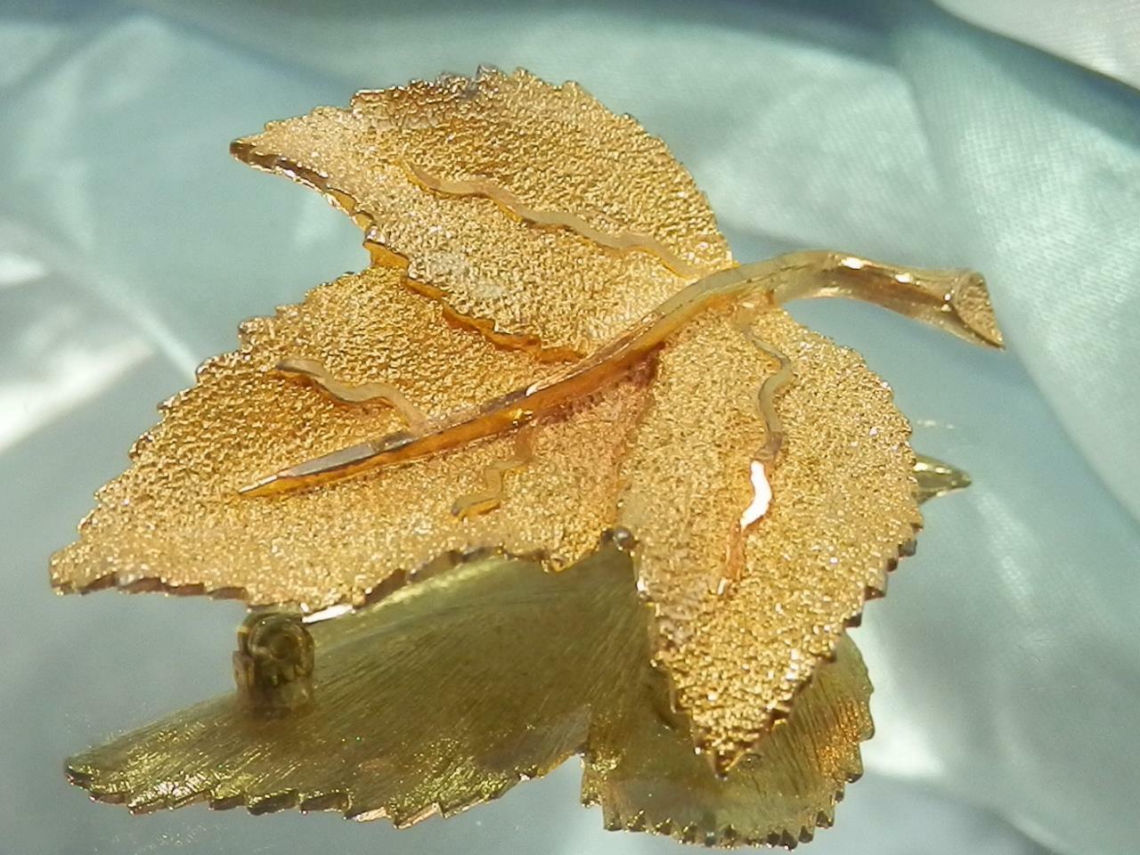 Wonderful BSK Signed Gold Tone Textured Leaf Vint… - image 3