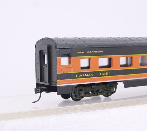 HO Scale Con-Cor 72’ Streamlined Passenger Car Coupler Conversion Kits - Picture 22 of 24