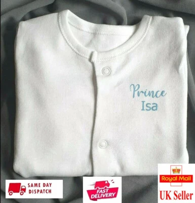 Personalisierter Royal Baby Grow, Schlafanzug, bestickt individuell Junge oder Mädchen Geschenk