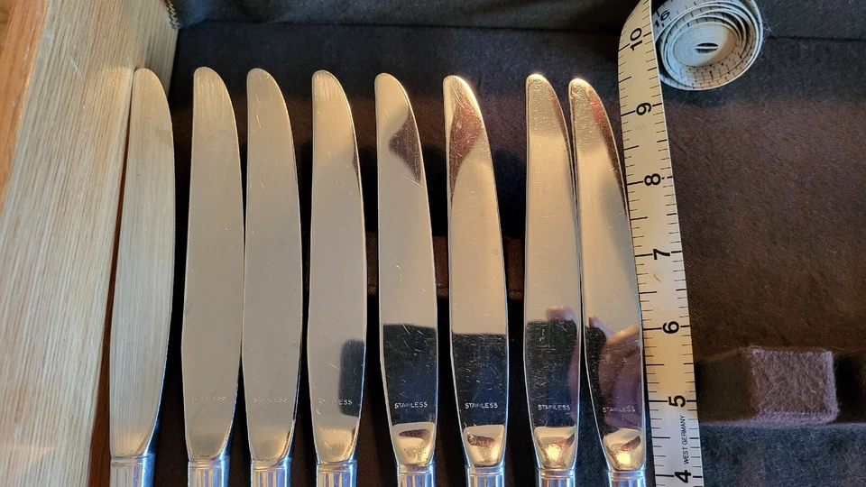Vintage Set of 8 Silver Handles Dinner Knives Community Stainless BladeFlatware  - Image 3 of 4