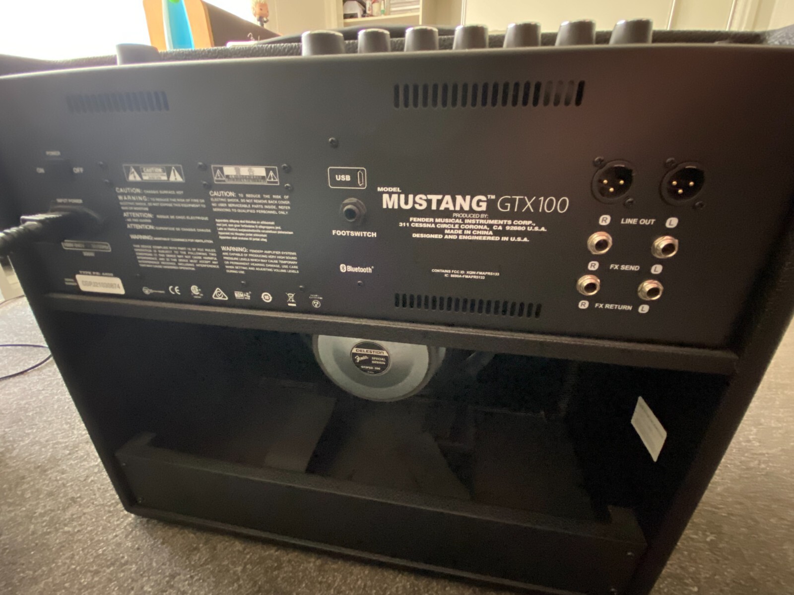 Fender Mustang GTX100 modelling amp with looper pedal Like brand new