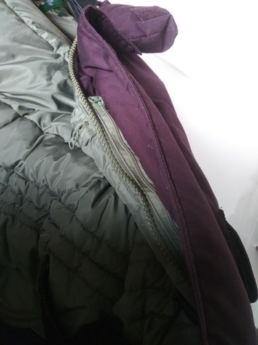 Men's Cabelas Premier Northern Goose Down Puffer Vest Size Medium Purple - Picture 6 of 9
