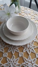 Set da 12 piatti Shabby Chic di Rachel Ashwell® in pizzo goffrato fine Cina