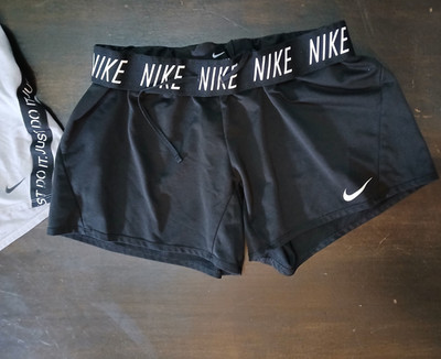 Nike Dri-FIT Women s Black Athletic Shorts Drawstring Elastic Waist Gym sz. M