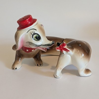 Vintage Dachshund ''Hi Friend'' Salt And Pepper Shakers Anthropomorphic Doxie 