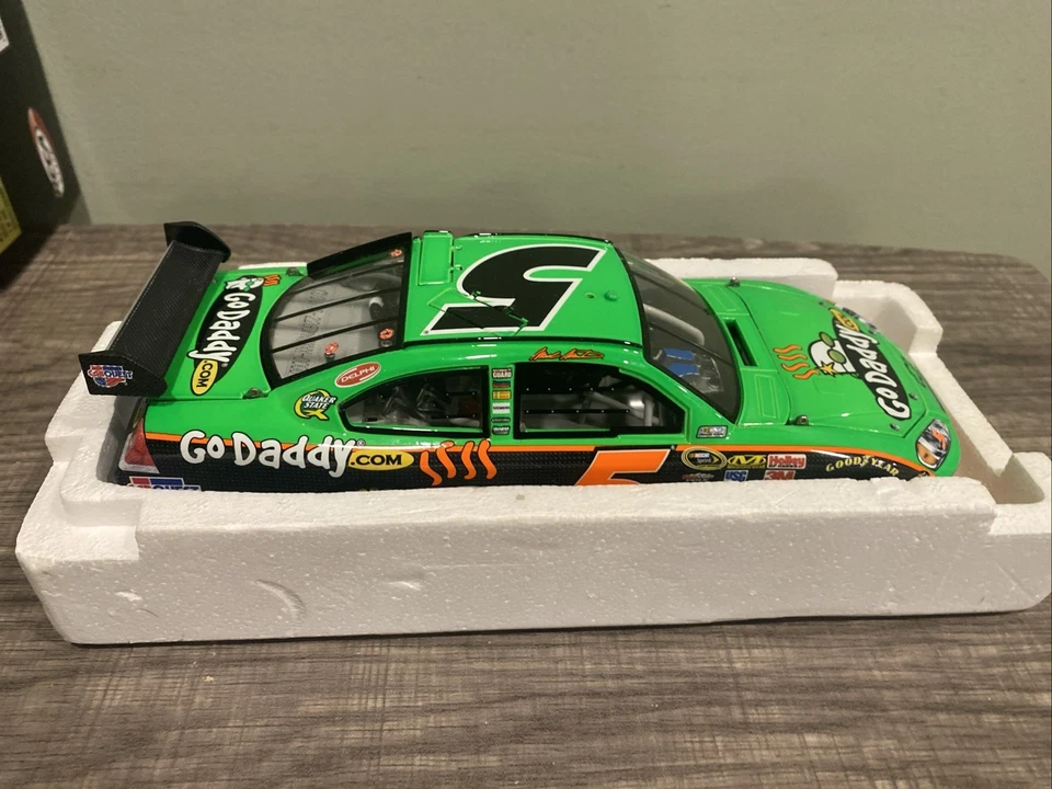 2010 Mark Martin #5 GODADDY ELITE RCCA ELITE 1:24 Diecast  004/305 - Image 4 of 4