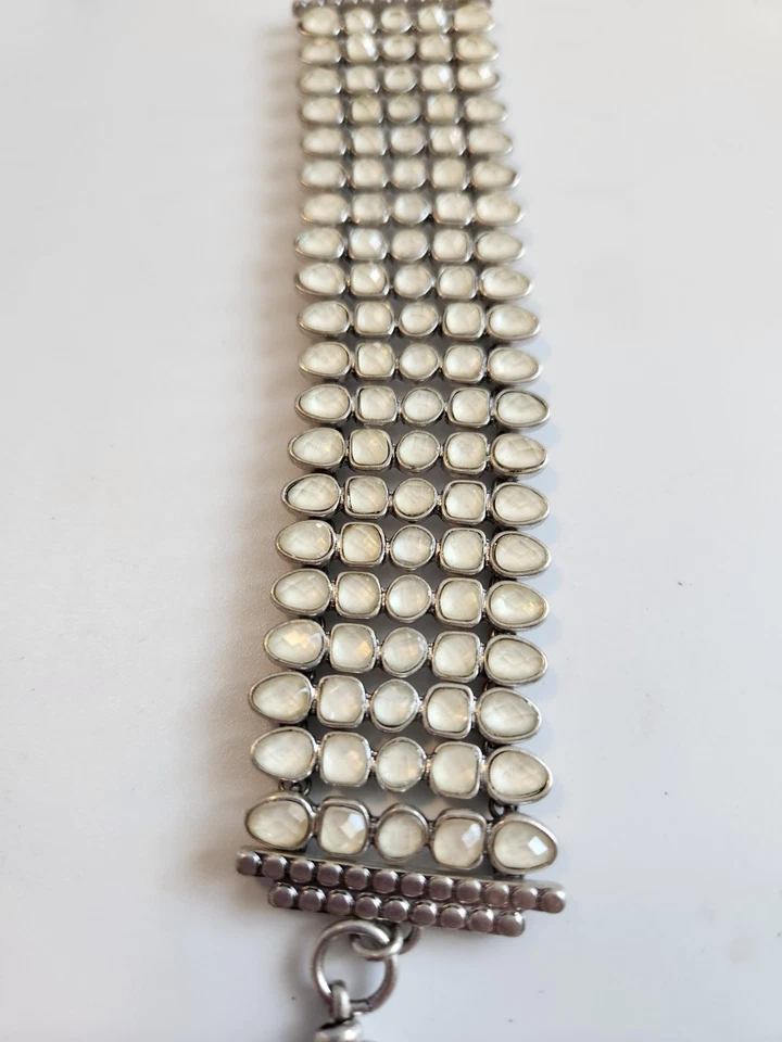 Pulsera Lucky Brand ancha llamativa blanca con cuentas plateadas 6-7" Foto 2 de 4