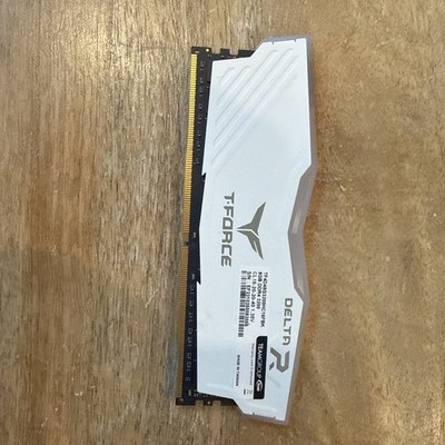 T-Force Delta RGB 288-Pin DDR4 3200 Desktop Memory CL16 ( 1 x 8gb stick)