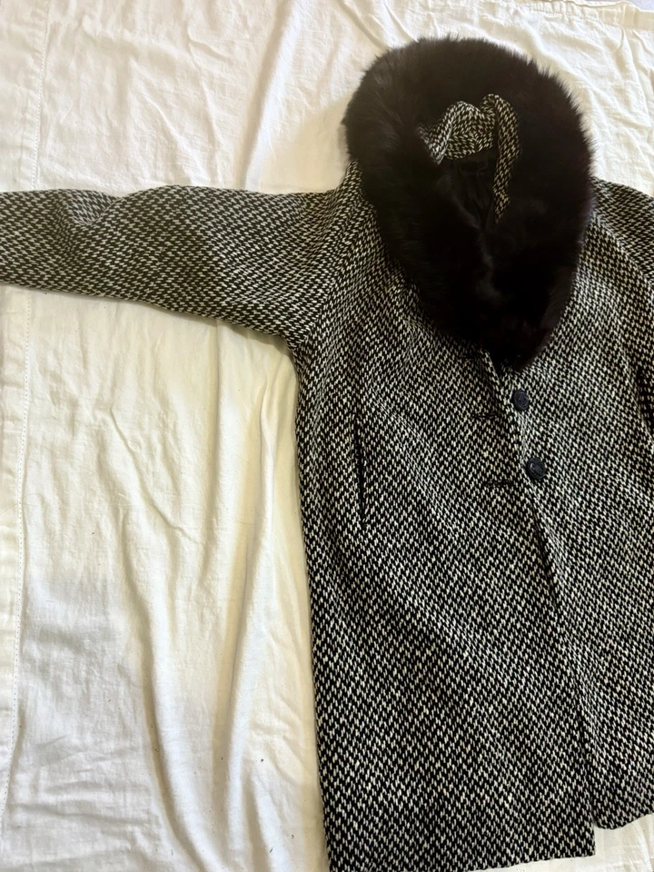 Casaco de lã da década de 1950 com colarinho de pele real feito em união ILGWU Mob Wives Glam casaco antigo - Imagem 3 de 4