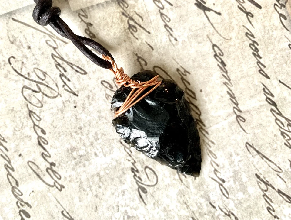 Collar Tótem Punta de Flecha Cuero Obsidiana Negra Piedra Real Colgante Primitivo Foto 3 de 4