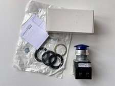 New! Allen Bradley 800T-QMH2B 30mm Momentary Push Button Blue Illuminated LED