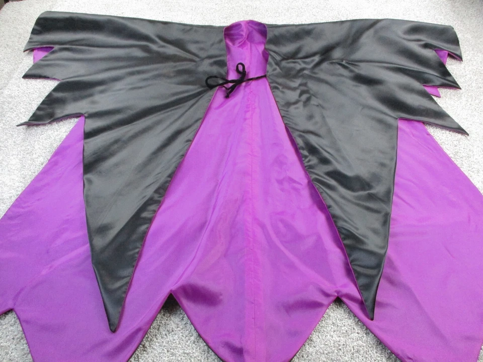 DE COLECCIÓN Disfraz Capa Adulto Grande Negro Púrpura 3 Piezas Máscara Bruja Drácula Maléfica Foto 3 de 4