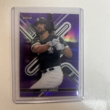 2022 Topps Finest - José Abreu #44 Purple Refractor /250