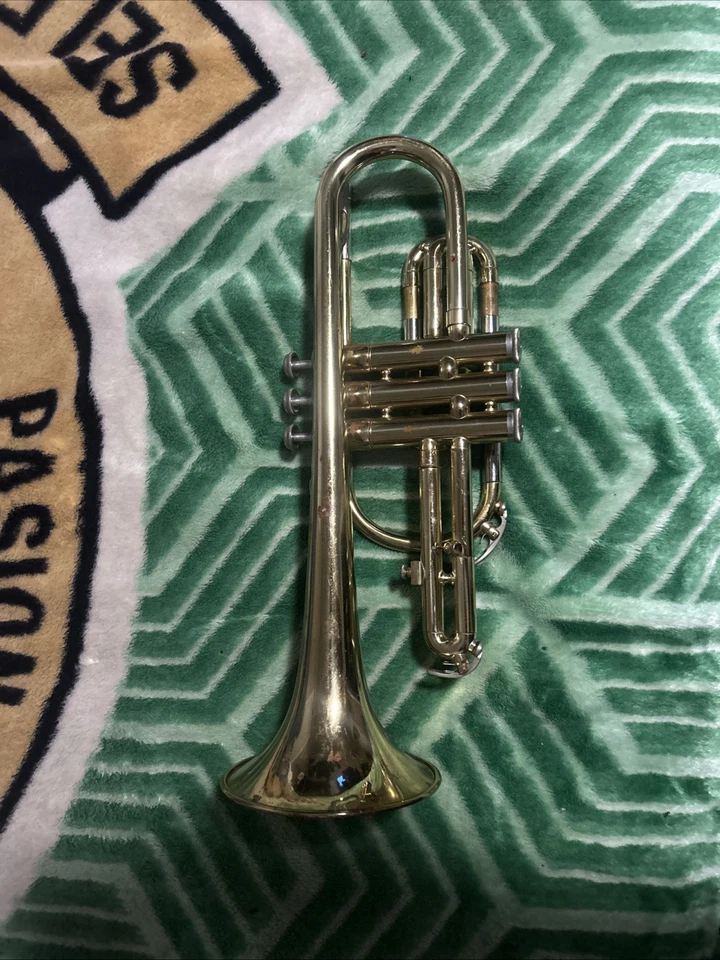 Trompeta Corneta Yamaha YCR 231 con Boquilla (SIN Estuche) Foto 4 de 4