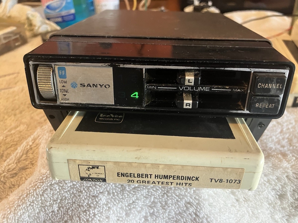 Sanyo FT-883 8-Track Car Stereo Player W/FF Feature Works And