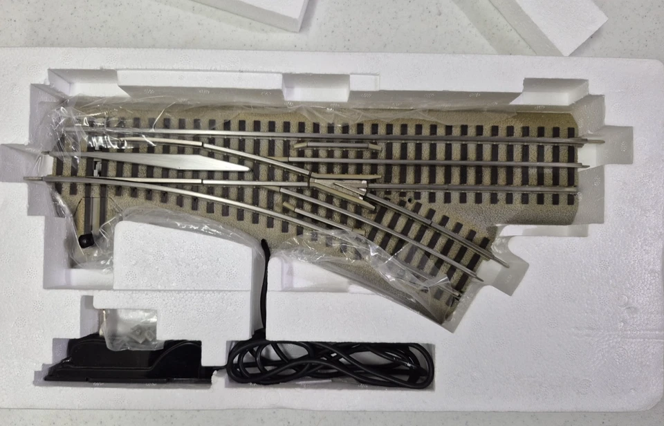 Lionel 6-12066 Fastrack O48 Right-Hand Remote Switch-Tested works - Image 3 of 4