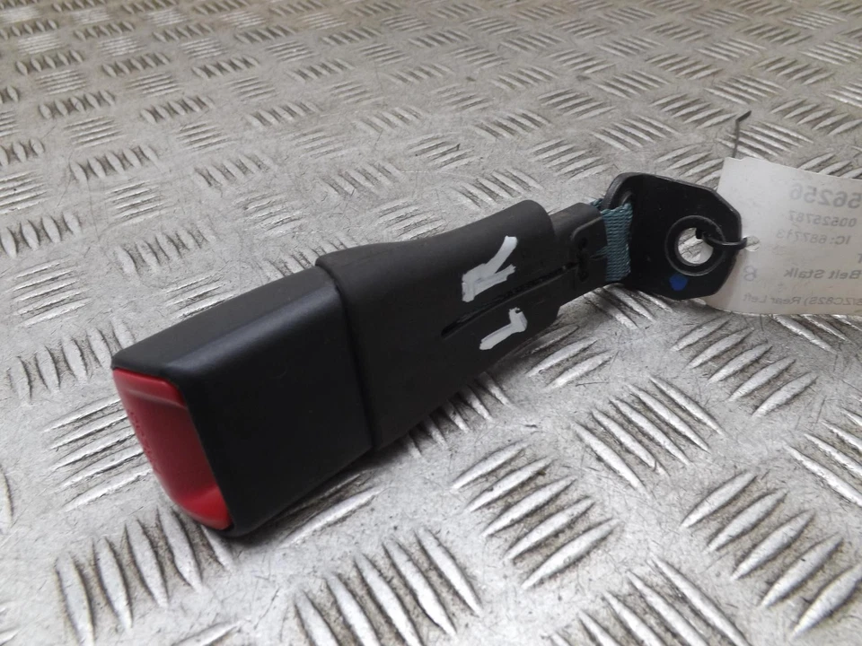 Suzuki Swift Left Passenger N/S Rear Seat Belt Stalk Buckle E034501Mk3 10-2017B — 第 3/4 张图片