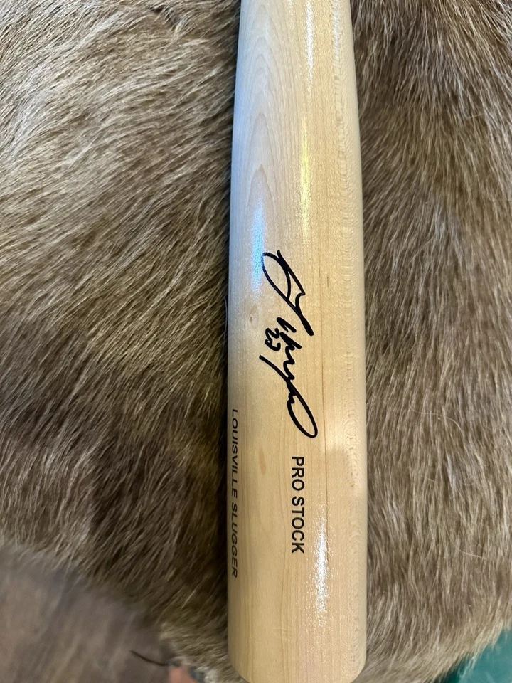 Louisville Slugger baseball bat. Hand-signed by Jose Altuve (Houston Astros). - Image 3 of 3