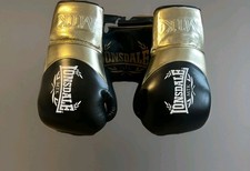 Guantoni da boxe Lonsdale MTK 20 oz stringati nero oro + borsa da trasporto MTK