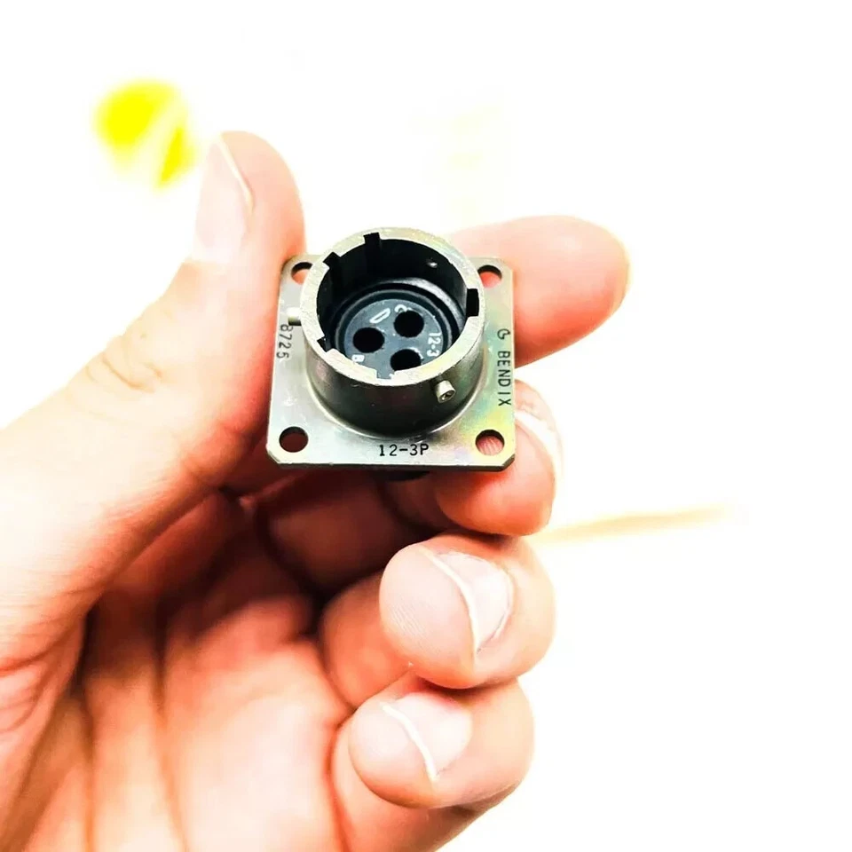 Bendix MS3122E-12-3P Circular Mil Spec Connector w/ M39029/31-228 Contact Pins - Image 2 of 4