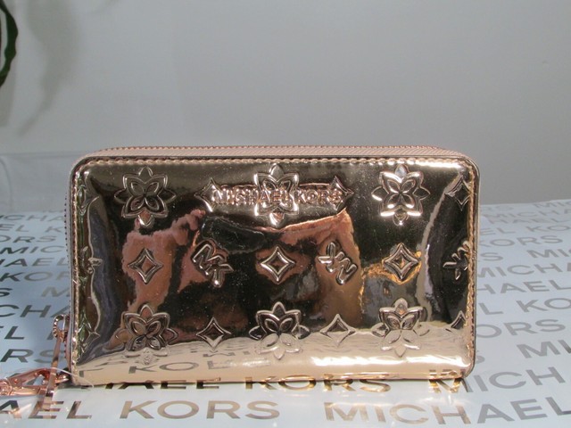 michael kors jet set travel large smartphone wristlet