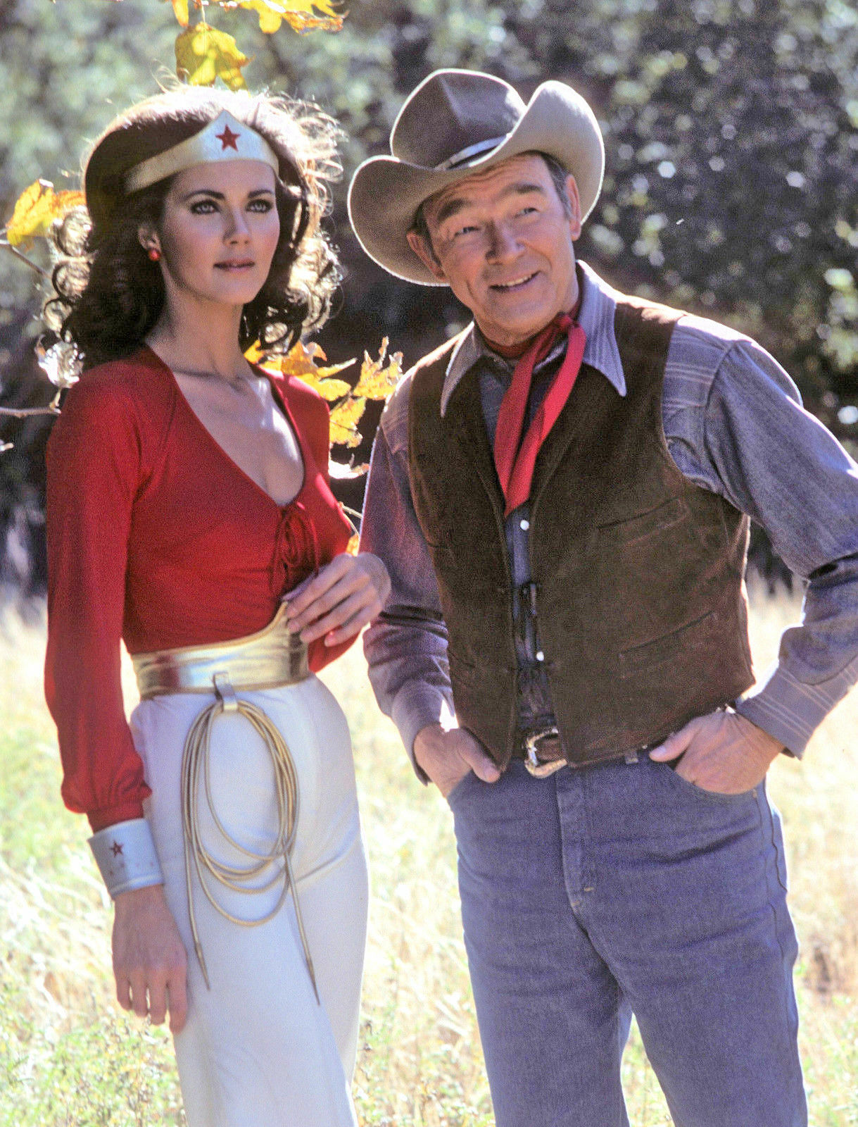 Lynda Carter Wonder Woman Posing 8x10 Picture Celebrity Print