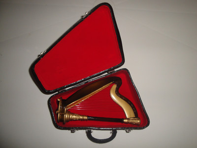 Modello In Miniatura Di Arpa In Legno Con Custodia E Supporto – Replica Ornamentale Per Musicisti – Regalo Natale E Compleanno – 14x8.5x4.5 Cm
