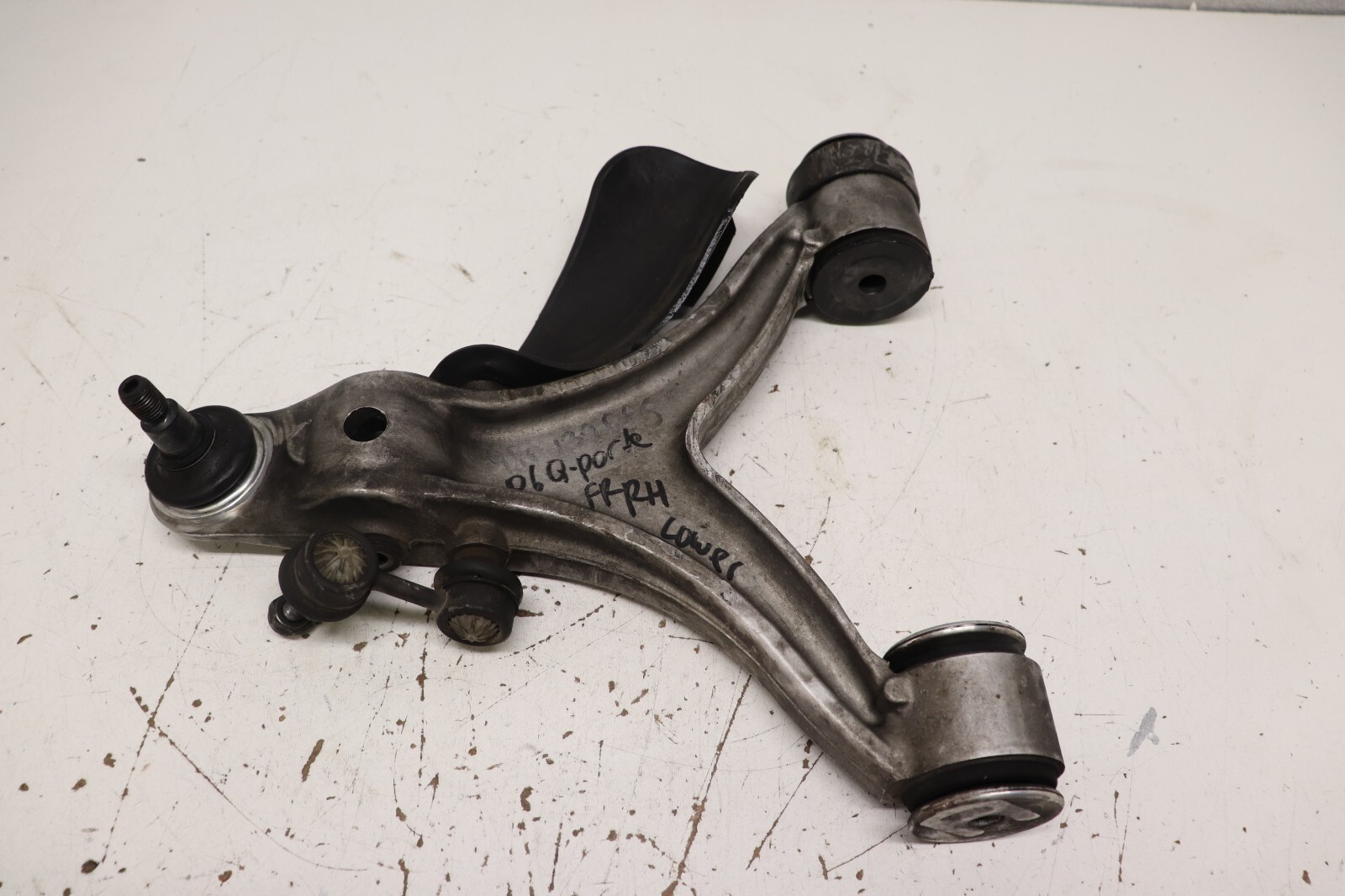 F20972 2004-2008 Maserati Quattroporte M139 Front Lower Control Arm Passenger RH