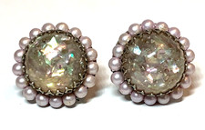 Vtg Pink Iridescent Confetti Lucite Acrylic Faux Pearl Halo Screw Back Earrings