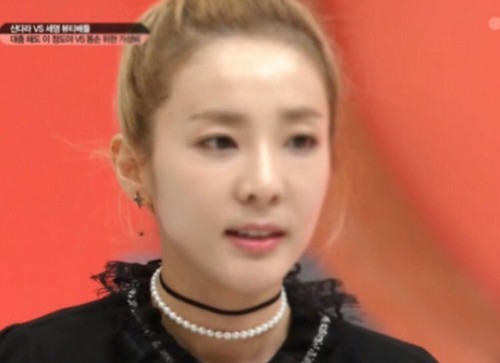 CRANNE-14K-Gold-Unbalance-Drop-Earring-C12EG012-Black-YG-2NE1-Sandara-Park