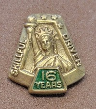 VINTAGE UPS UNITED PARCEL SERVICE EMPLOYEE BADGE 16 YEAR DRIVER SERVICE PIN