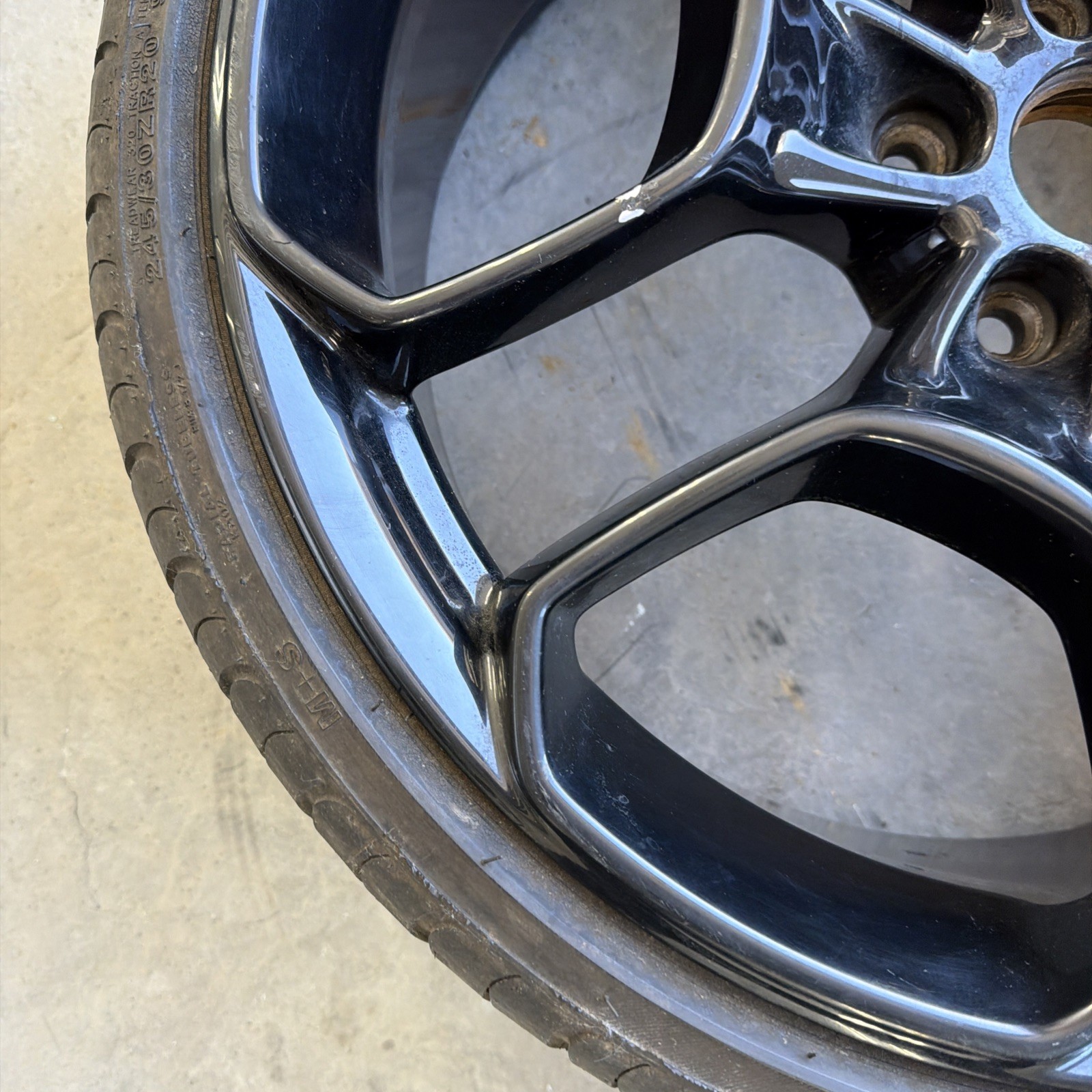 Front Lamborghini Huracan OEM Wheel 20” 2016-2018 Rim 4T0601017 Original Black