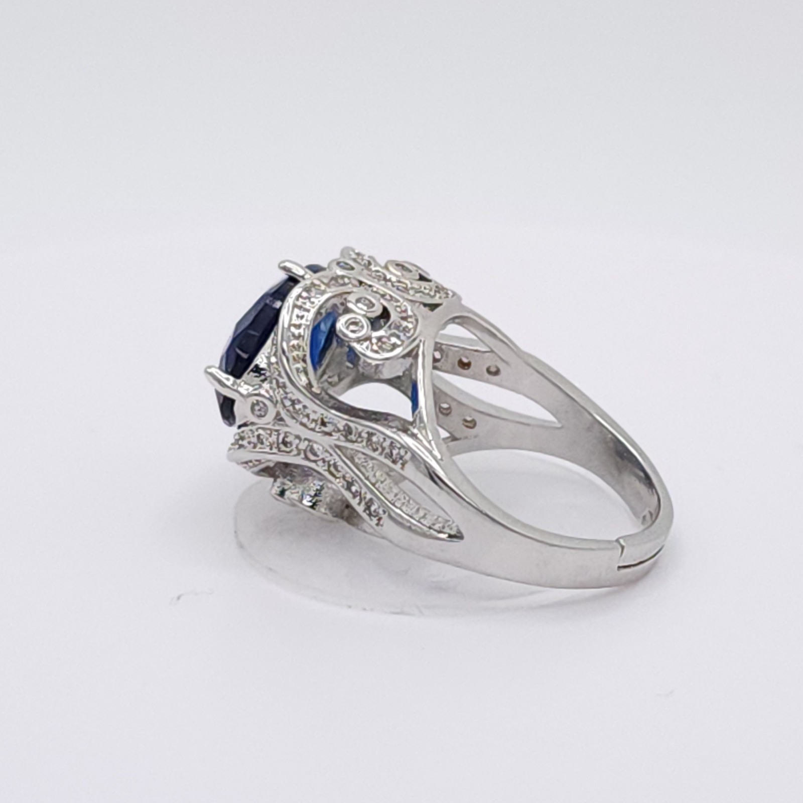 Adjustable Silver Tone Ring Blue Oval Crystal Sta… - image 2