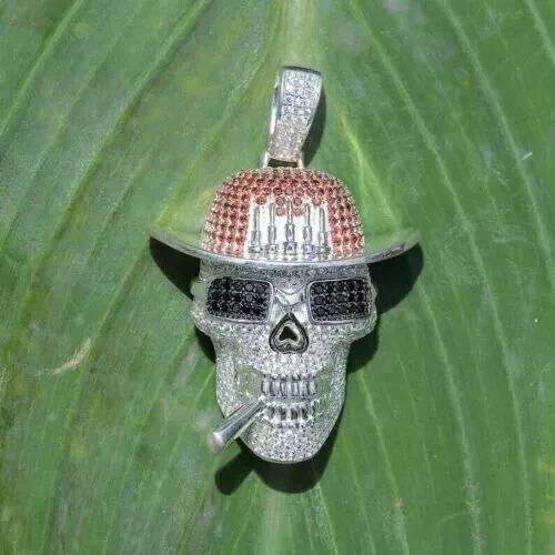 Colgante de calavera de diamantes de corte redondo de 3,50 quilates para hombre enchapado en oro blanco de 14 quilates Foto 2 de 4
