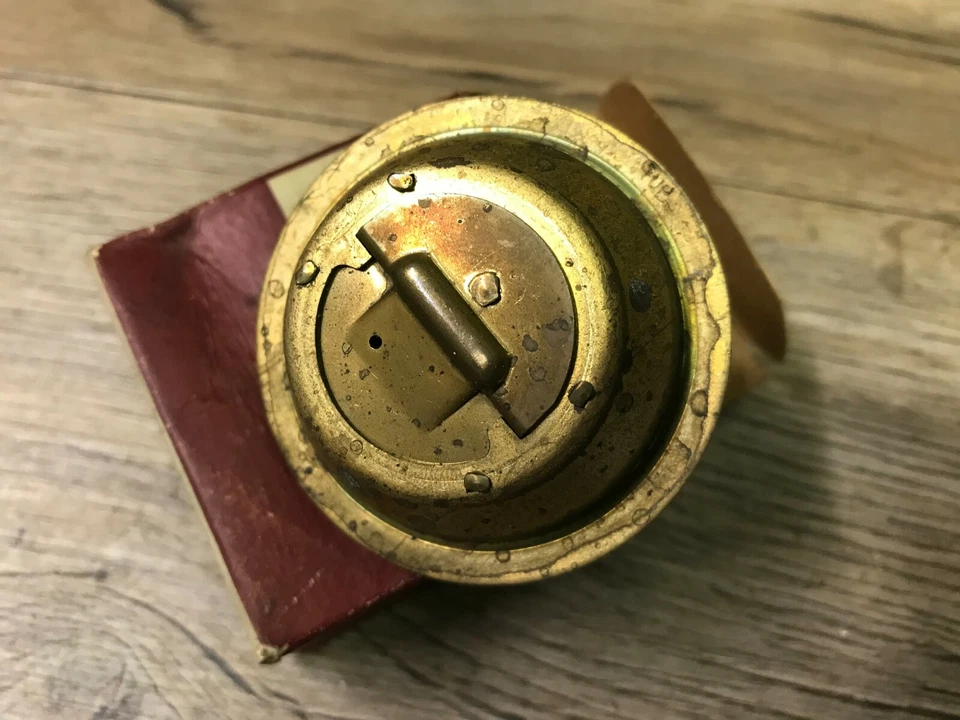 Ford Super Deluxe 1948 1949 1950 1951 nos 6 cilindros TERMOSTATO DE LATÓN 1HA-8575-A Foto 3 de 3