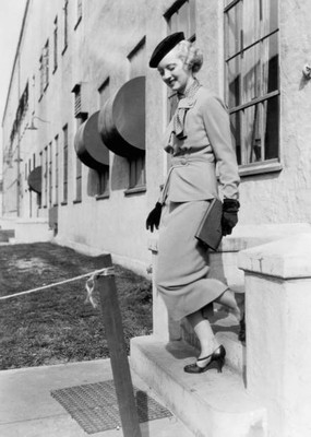 Warner Brothers First National star Bette Davis leaving studio war- Old Photo