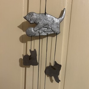 Vintage Pewter Wind  Chimes Carson Freeport With 5 Cats Ball Of Yarn