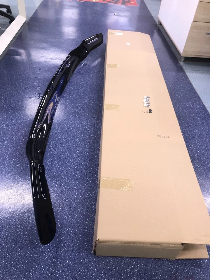 Stone & Bug Deflector Hood Shield Fits For Super Duty / Ford Excursion */L - Image 4 of 4