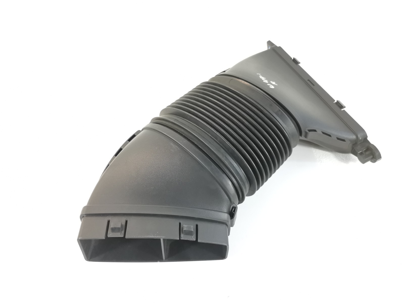 MASERATI LEVANTE S 3.0L 2017 Engine Right Side Air Cleaner Intake Duct 670031925