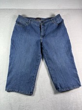 Lee Riders Women's Capri Jeans Size 18 Medium Wash Relaxed Fit Mid Rise