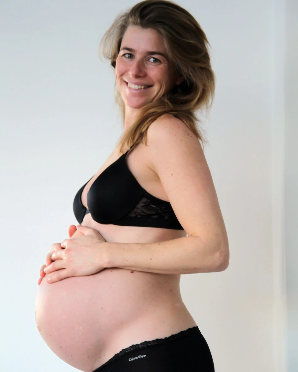 8x10 Artistic Photo Fine Art Beautiful Busty Pregnant Model 102226c-18