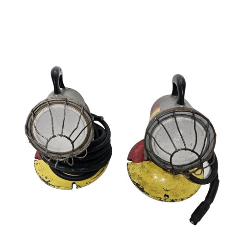 2x Vintage NATALE Circle D Fire Truck Industrial Spotlight Flood Light Police - Picture 14 of 14