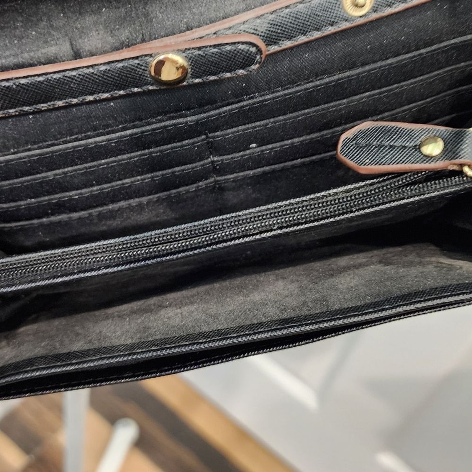 Black Basic Crossbody Purse - image 3