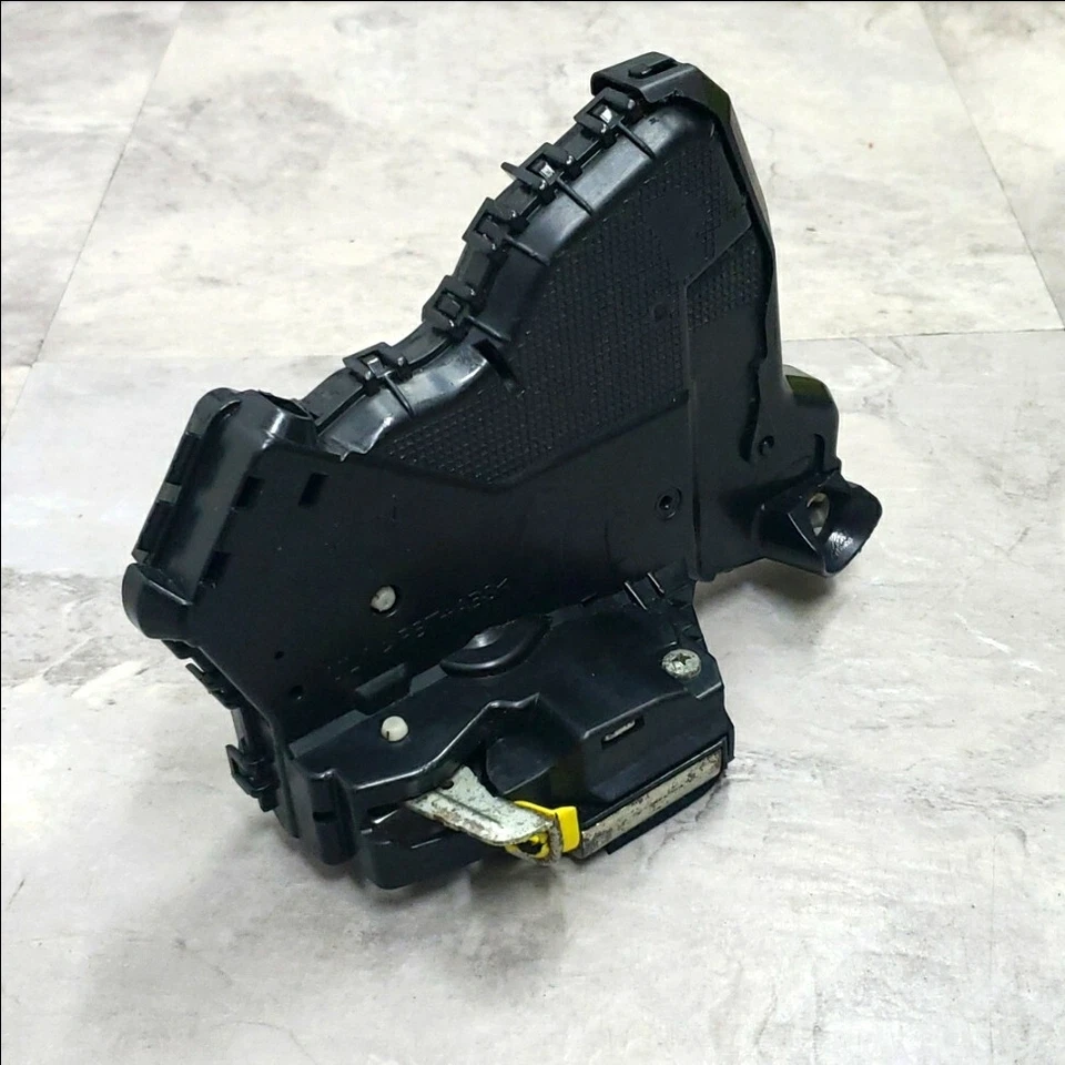 LIFETIME WARRANTY 2003 - 2008 Genuine Pontiac Vibe door lock actuator LEFT FRONT - Image 3 of 4