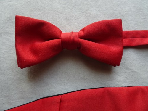Vintage 1970's Men's Formal Matching Red Cummerbund & Pre-Tied Adjustable Bowtie - Picture 2 of 6