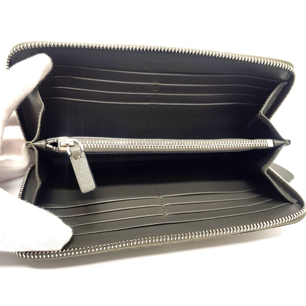 小物 VALENTINO GARAVANI wallet new, unused VALENTINO GARAVANI Rockstud pebbled-leather wallet | THE OUTNET
